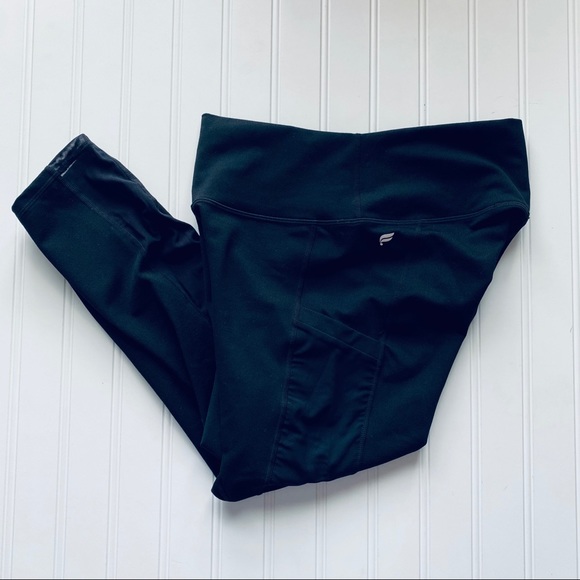 🎉HOST PICK | Fabletics Mila High-Waisted Capri - Picture 3 of 7